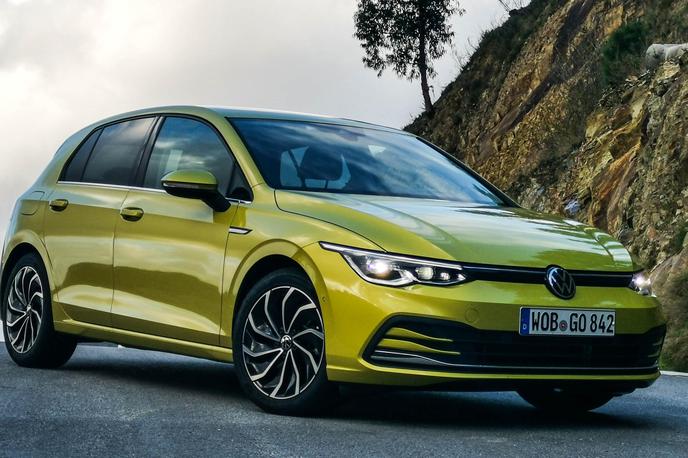 Volkswagen golf | Zaradi težav s sistemom e-call so morali sredi maja prekiniti proizvodnjo novega gofla, leona in octavie. Popravek bo prišel sredi junija, ko bo znova stekla prodaja vseh treh modelov tudi v Sloveniji. | Foto Gašper Pirman