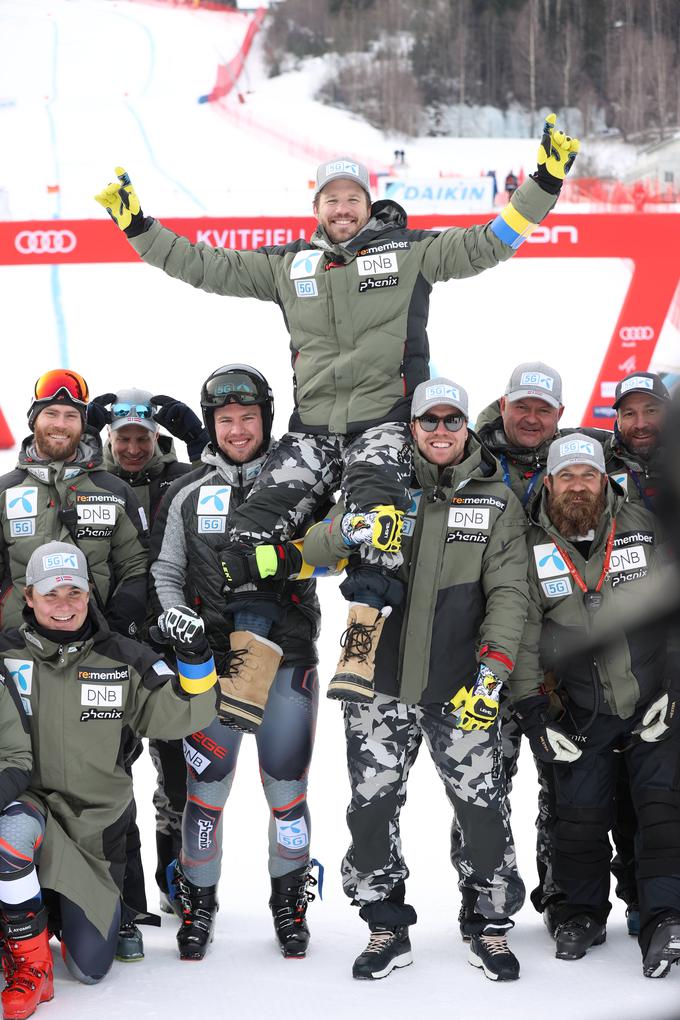 Pred domačimi navijači je svojo zadnjo tekmo v karieri odpeljal Kjetil Jansrud. | Foto: Guliverimage/Vladimir Fedorenko