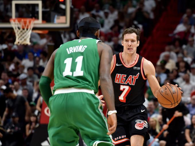 Goran Dragić in Kyrie Irving sta skupaj dosegla okroglih 50 točk, več razlogov za zadovoljstvo pa je imel Ljubljančan. | Foto: Reuters