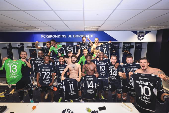 Žan Vipotnik (skrajno levo) se je hitro vključil v ekipo Bordeauxa, s katero ga veže pogodba vse do poletja 2028.
 | Foto: Girondins de Bordeaux