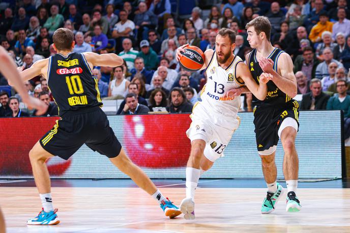 Alba Berlin Žiga Samar Real Madrid | Real je vknjižil 18. zmago in ostaja trdno na prvem mestu. Berlinska Alba Žige Samarja je izgubila v Milanu. | Foto Guliverimage