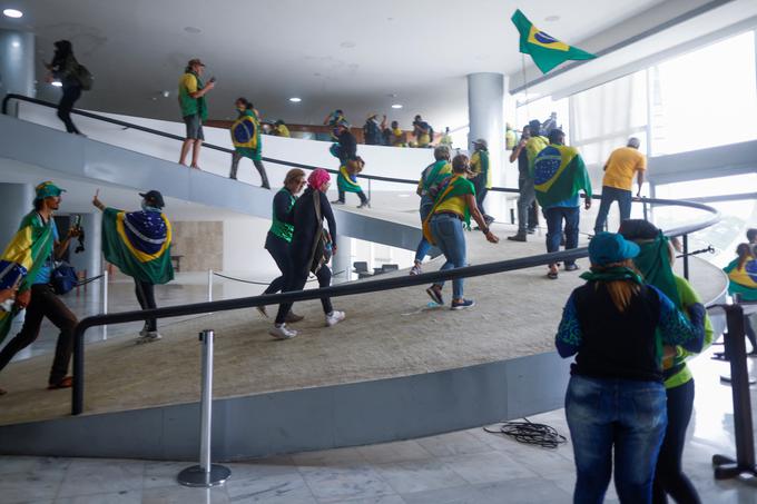 Vdor na območje kongresa v Brasilii | Foto: Reuters