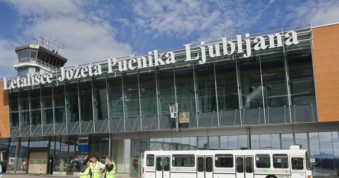 Na brniškem letališču je Adria predstavljala polovico prepeljalnih potnikov (na in z njega). | Foto: Bor Slana