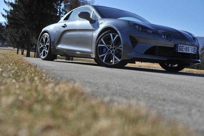 A110 je neposredni bencinsko gnani športnik, a prihodnost znamke Alpine je električna. | Foto: Gregor Pavšič