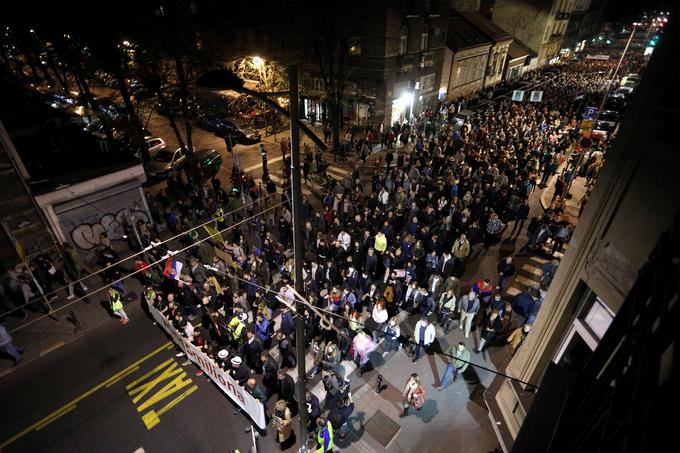 Protesti v Beogradu | Foto: Reuters