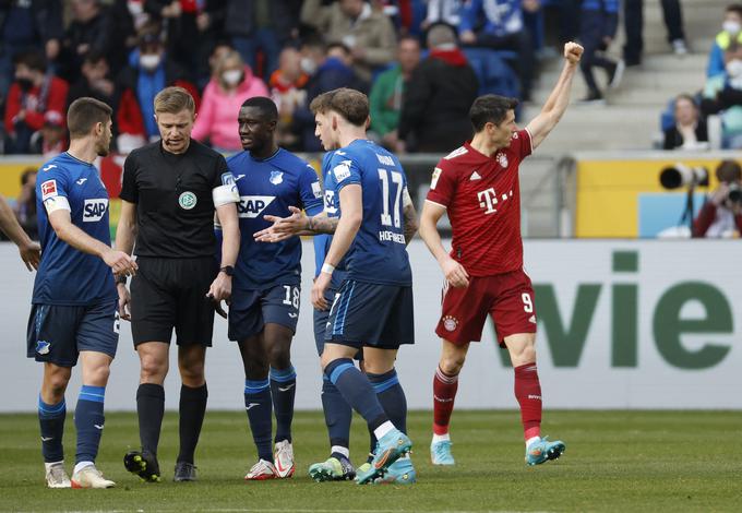 Robert Lewandowski je dosegel že 29. zadetek v tej sezoni. | Foto: Reuters