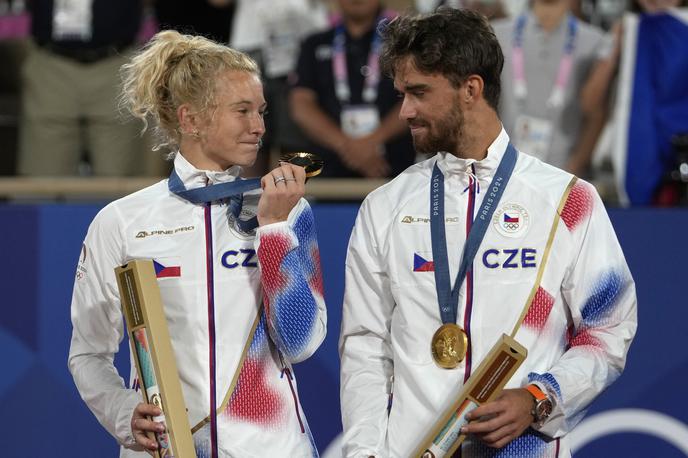 Katerina Siniakova in Tomaš Machač | Katerina Siniakova in Tomaš Machač sta postala olimpijska prvaka med mešanimi dvojicami. | Foto Guliverimage