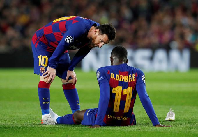 Francoski napadalec Ousmane Dembele, ki po prihodu v Barcelono nima sreče z zdravjem, si je prejšnji mesec poškodoval stegensko mišico. Zdravniki so mu po operaciji napovedali daljše okrevanje. | Foto: Reuters