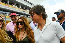 Shakira in Tom Cruise