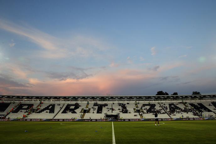 Partizan | Uefa je Partizanu izrekla kazen dveh tekem v evropskih tekmovanjih, na katerih bodo morali nogometaši igrati pred praznimi tribunami.  | Foto Getty Images