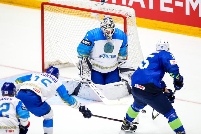 Slovenija Kazahstan svetovno prvenstvo v hokeju 2019 | Slovenska hokejska reprezentanca je na uvodni tekmi z 2:3 izgubila s Kazahstanom, ki je vse zadetke dosegel v uvodni tretjini, ko so si Slovenci priigrali osem kazenskih minut. | Foto Matic Klanšek Velej/Sportida