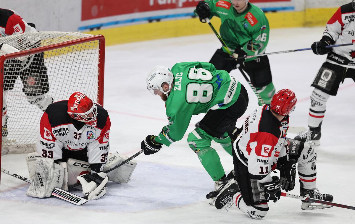 finale DP SŽ Olimpija Sij Jesenice | Finale državnega prvenstva med Olimpijo in Jesenicami se je začel v hali Tivoli. | Foto www.alesfevzer.com