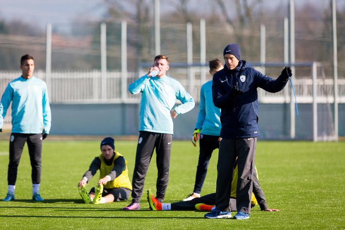 Ko je Katančeva četa v sredo trenirala v Brdu pri Kranju, je morala zaradi mraza pozabiti na kratke igralne hlače. | Foto: Žiga Zupan/Sportida