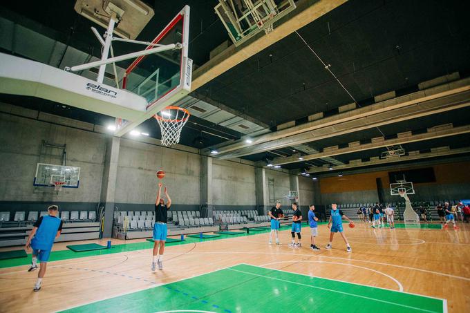 Prvi trening so Sekulićevi izbranci opravili v ogrevalni dvorani v Stožicah. | Foto: Siniša Kanižaj / Sportida