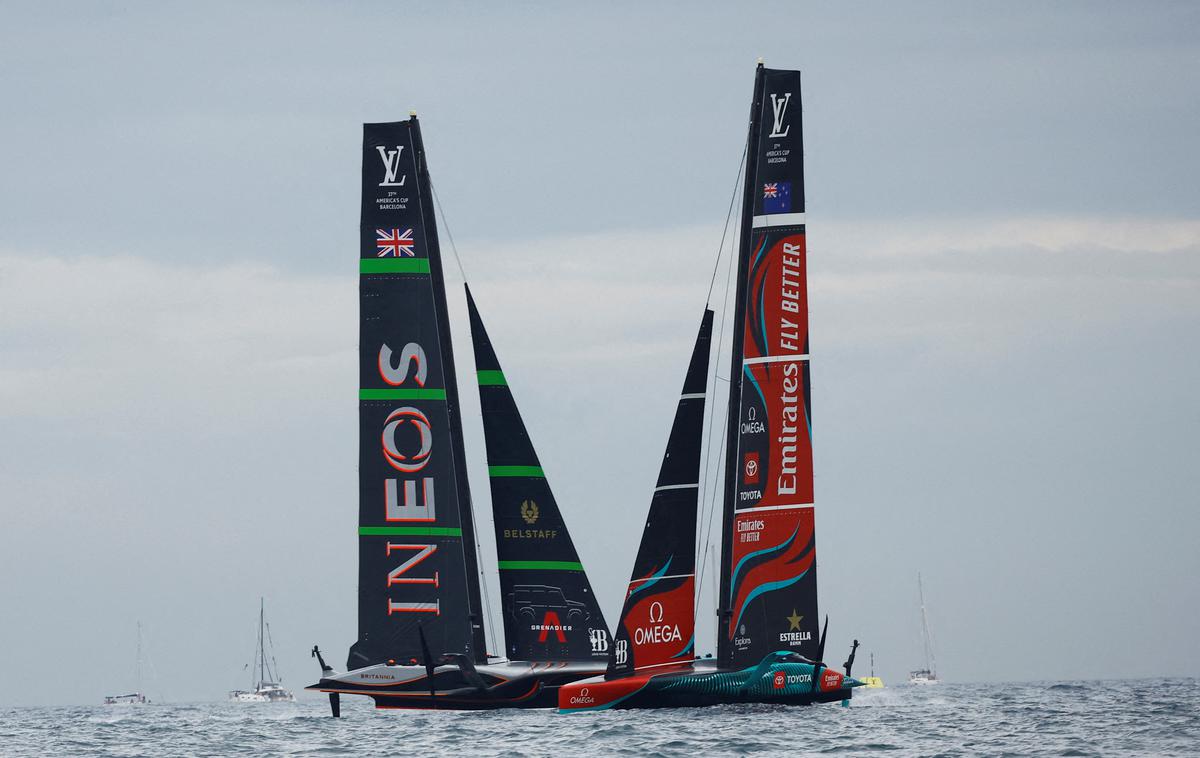 37. Pokal Amerike, Ineos Britannia, Team Emirates New Zealand | Ekipa Emirates New Zealand je v morju pred Barcelono začela obrambo jadralnega pokalu Amerike. | Foto Reuters