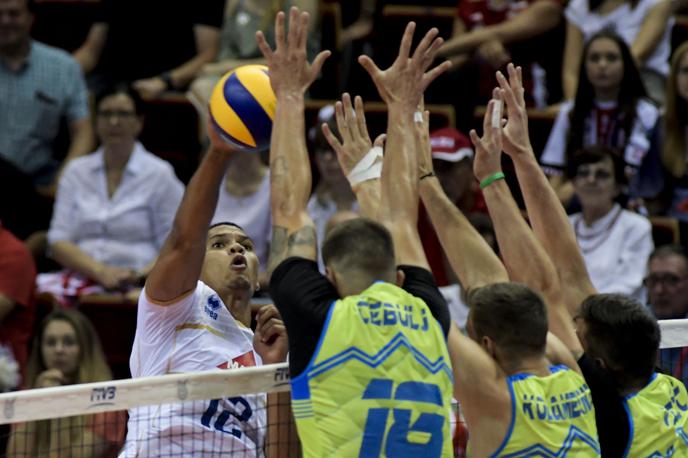 Slovenska odbojkarska reprezentanca Francija olimpijske kvalifikacije | Slovenska izbrana vrsta je na uvodni tekmi z 0:3 v nizih izgubila s Francijo. Prav veliko možnosti za presenečenje in prvo mesto na turnirju nima več. | Foto FIVB