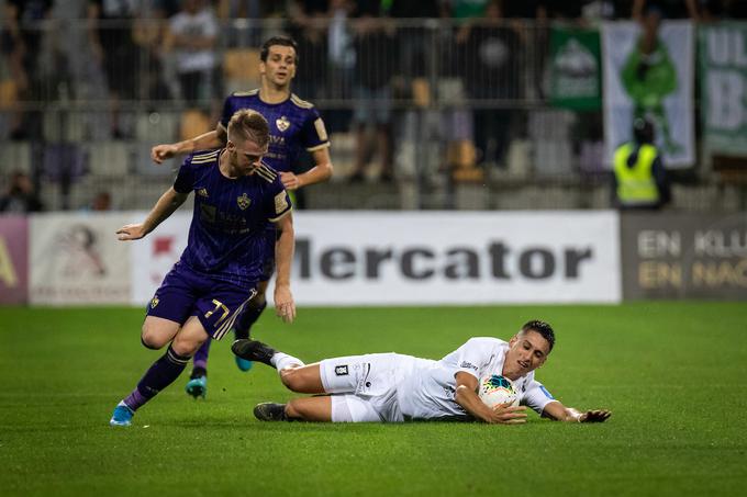 Maribor, pri katerem je v nedeljo manjkal kaznovani Rok Kronaveter, za Olimpijo v prvenstvu zaostaja pet točk. | Foto: Blaž Weindorfer / Sportida