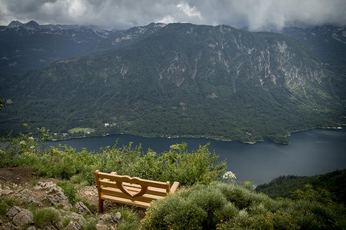 Vogar Bohinj jezero Bohinjsko | Če se boste jutri odpravili na Vogar, kjer se bo ustavila karavana akcije Gremo v hribe, se boste med drugim lahko naužili čudovitih razgledov na Bohinjsko jezero. | Foto Ana Kovač