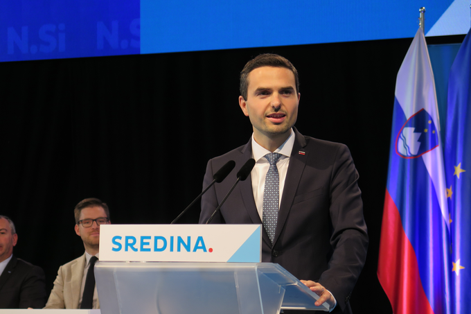 Prvak NSi Matej Tonin je v nedeljo poudaril, da so krščanski demokrati pripravljeni na sodelovanje s strankami na desnici in levici. | Foto: STA ,