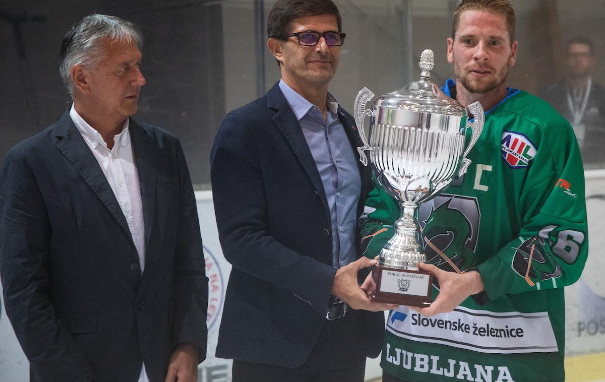 HDD Jesenice HK Olimpija | Aleš Mušič bo zvečer prvič zaigral v Alpski ligi. Olimpija bo gostovala pri Fassi. | Foto Urban Meglič/Sportida