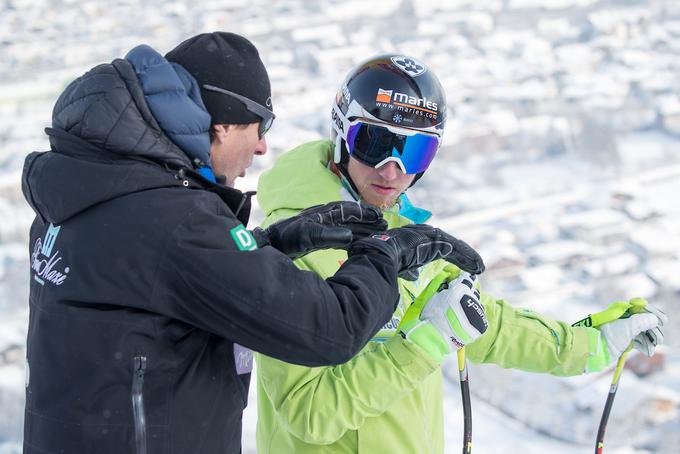 Sodeloval je tudi z moško ekipo za hitri disciplini (na fotografiji v pogovoru s Klemnom Kosijem). | Foto: Sportida