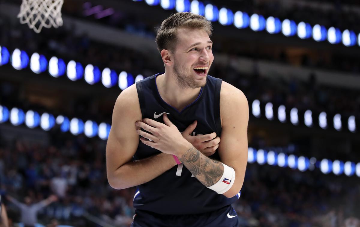 Luka Dončić | Luka Dončić je zablestel že na uvodu v drugo sezono. Tekmo je končal pri 34 točkah. | Foto Reuters