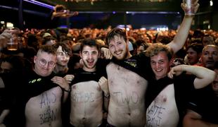 V Media centru Ljubljana zadnjič nastopila punk zasedba NOFX #video