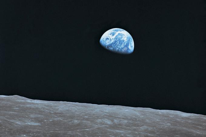 ... če se mogoče zgodi, da Zemlja med rastjo Sonca ne bo uničena (ali pa, če jo ljudje prestavimo dlje stran), bosta v tem času Zemlja in Luna postali plimno zaklenjeni. To pomeni, da bosta ena proti drugi ves čas obrnjeni z isto stranjo.  | Foto: Thinkstock