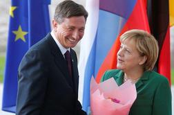 Pahor maši luknje (foto)