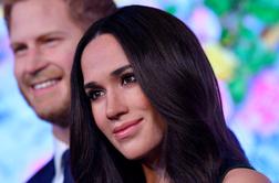 Londonski muzej umaknil voščeni lutki Harryja in Meghan #video