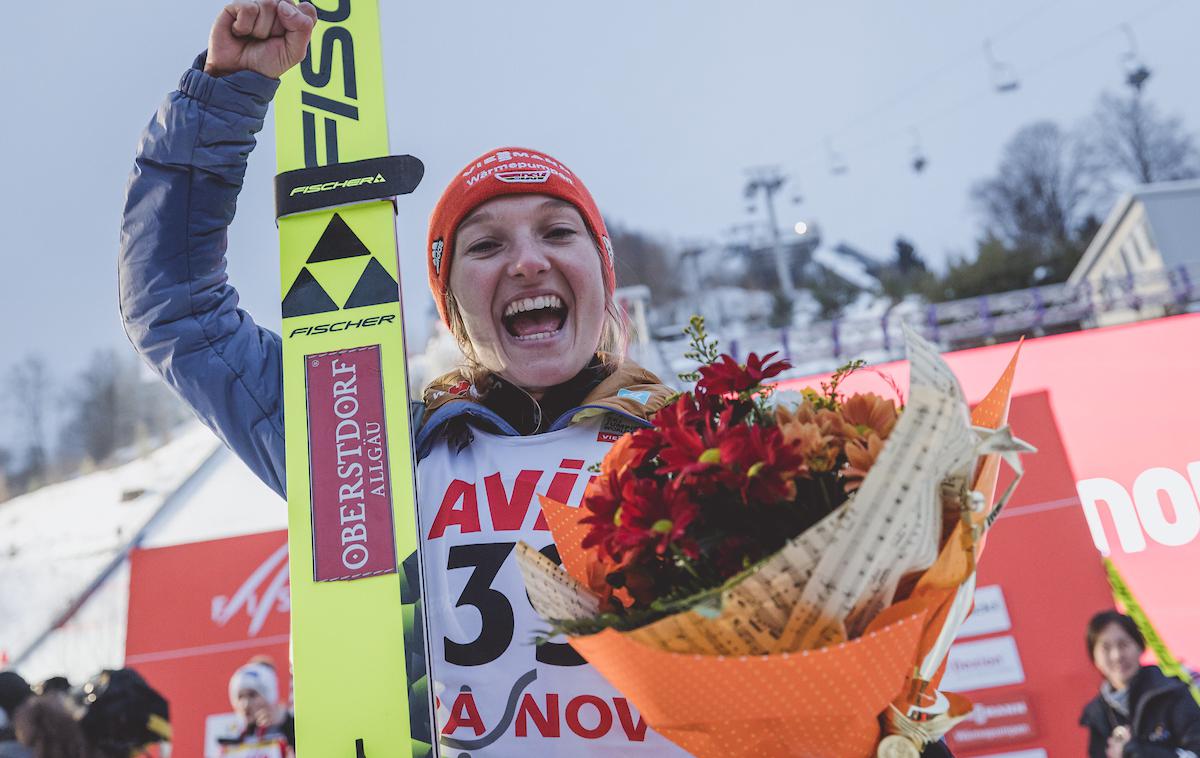 Katharina Althaus | Katharina Althaus je v finalu z odličnim skokom skočila do zanesljive zmage. | Foto Sportida