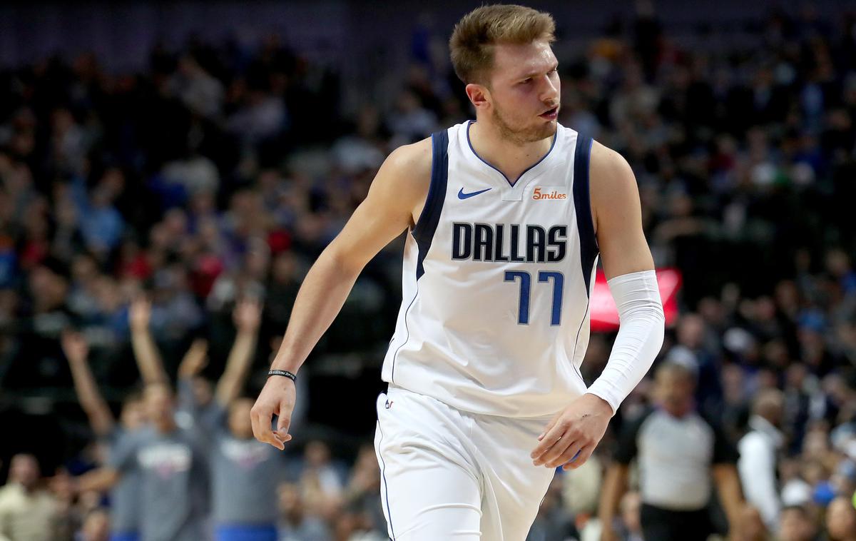 Luka Dončić | Luka Dončić v pričakovanju obračuna s prvaki. | Foto Getty Images