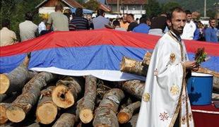 V sporu na Kosovu vpleteni strani medsebojno obtožujeta