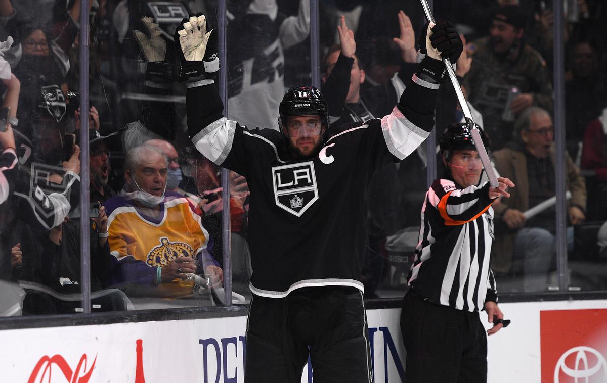 Anže Kopitar | Anže Kopitar bi si težko zamislil boljši uvod v že 16 (!) sezono lige NHL. V statistiko je vpisal pet točk, tudi peti hat-trick v najmočnejši hokejski ligi na svetu. | Foto Guliverimage