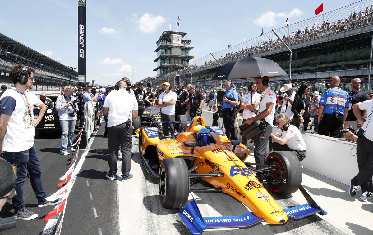 Fernando Alonso Indianapolis | Fernando Alonso se ni uvrstil med 30 najboljših in neposredno na dirko. | Foto Reuters