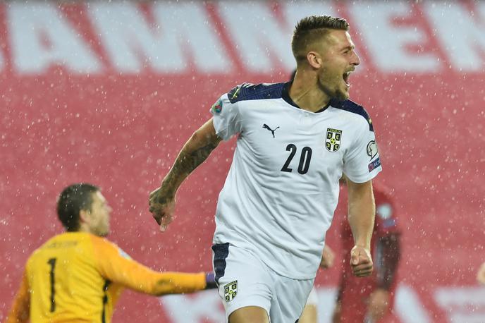 Srbija Norveška Sergej Milinković Savić | Srbi so izločili Norveško. V Oslu so zmagali z 2:1, prvi zadetek za goste pa je v 82. minuti dosegel Sergej Milinković Savić. | Foto Reuters