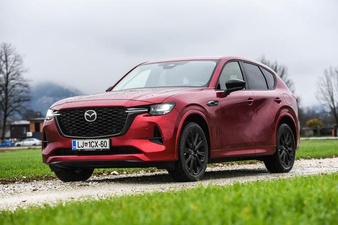 Mazda CX-60 je 19 cm daljša od CX-5. Oddaljenost od tal na 20-palčnih kolesih znaša 175 mm, to je 25 mm bližje podlagi. | Foto: Gašper Pirman