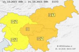 Meteorna voda vdirala v hiše in kleti