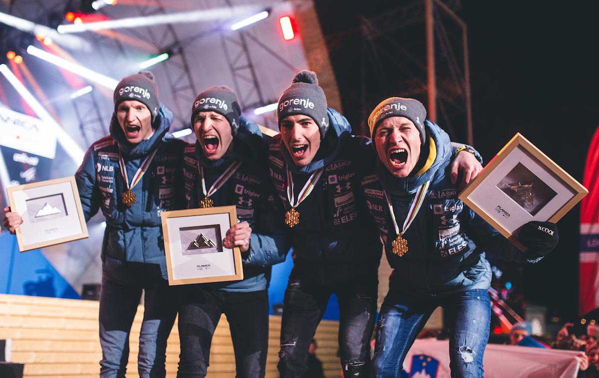 Kranjska Gora, podelitev medalj s SP v Planici | Zlati slovenski kvartet: Lovro Kos, Žiga Jelar, Timi Zajc in Anže Lanišek | Foto Grega Valančič/Sportida