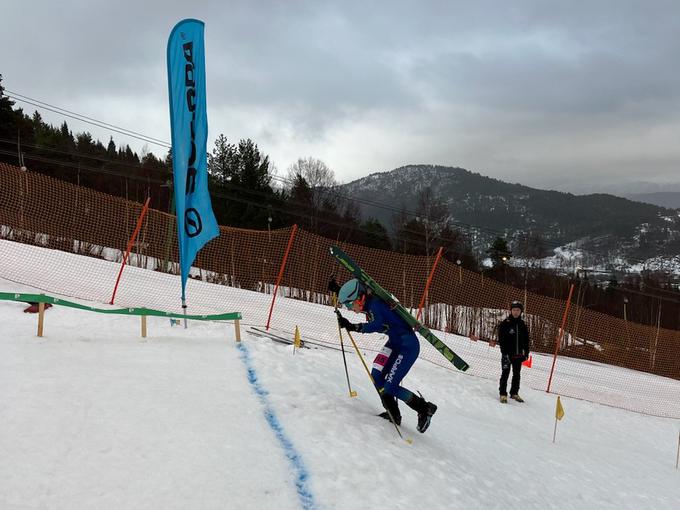 Klara Velepec urno proti svoji – in tudi slovenski – prvi medalji v sprintih, disciplini tekmovalnega turnega smučanja, ki bo premierno na zimskih olimpijskih igrah Milano–Cortina leta 2026. | Foto: Robert Pritržnik