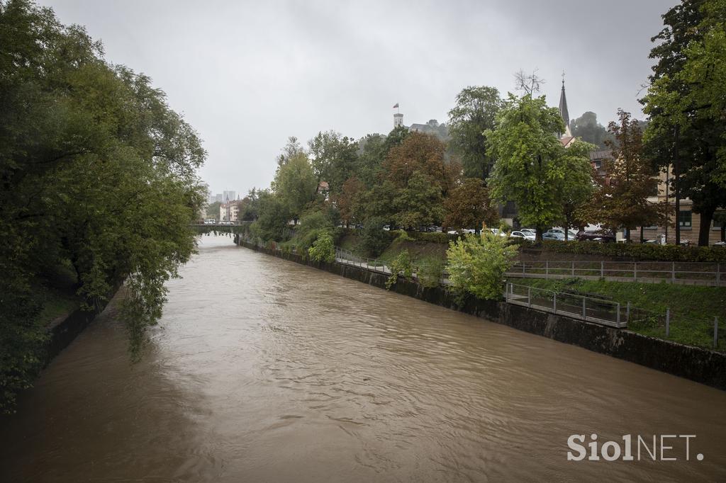 Visoka voda, poplave, dež, padavine.