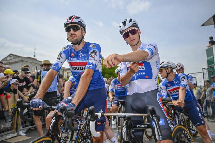 Remco Evenepoel & Gianni Moscon | Gianni Moscon (levo) se seli. | Foto Guliverimage