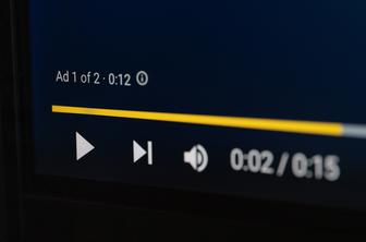 Prihaja še več reklam: je plačilo za YouTube za mnoge le še vprašanje časa?