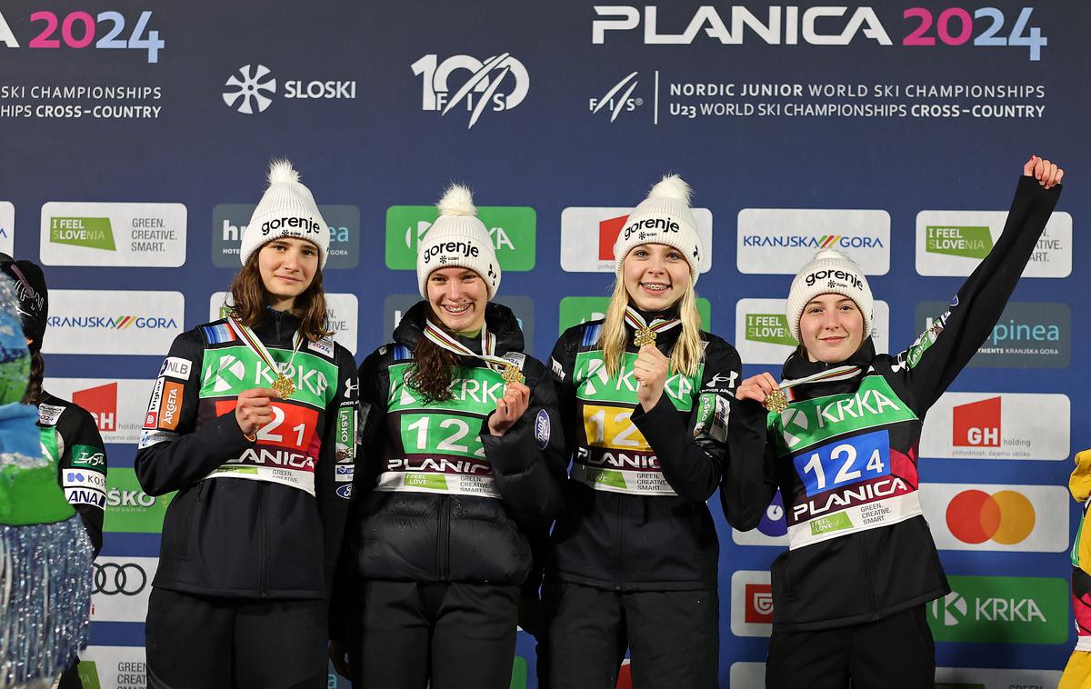 Ajda Košnjek, Jerica Jesenko, Taja Bodlaj, Tina Erzar | Slovenke so slavile z več kot sto točkami razlike. | Foto www.alesfevzer.com