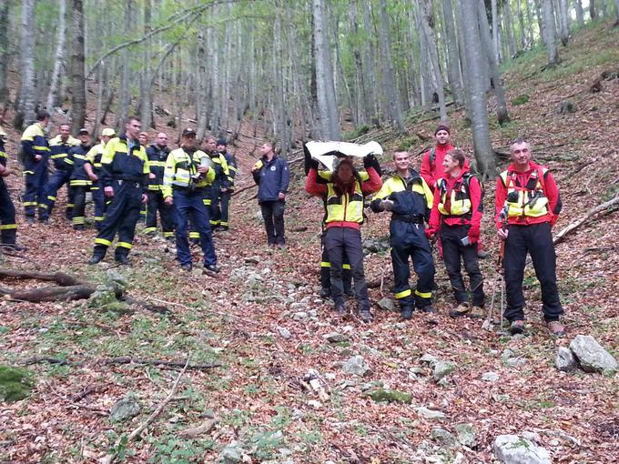 V sobotni iskalni akciji je sodelovalo koli sto pripadnikov civilne zaščite, gasilcev, gorskih reševalcev in jamarjev. | Foto: Civilna zaščita