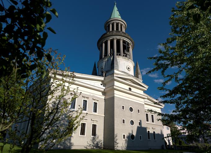 Cerkev sv. Frančiška Asiškega v Šiški je na seznamu Unescove svetovne dediščine. | Foto: Matevž Paternoster / MGML