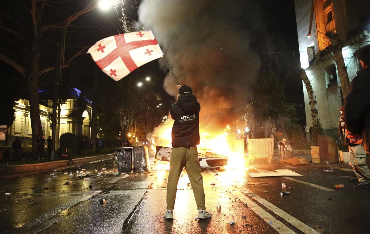 Gruzija. Protest. | Gruzija, nekdanja sovjetska republika, ki je bila leta 2008 poražena v kratki vojni z Rusijo, si uradno prizadeva za vstop v Evropsko unijo in Nato. | Foto Guliverimage