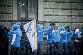 protest policistov pred vlado