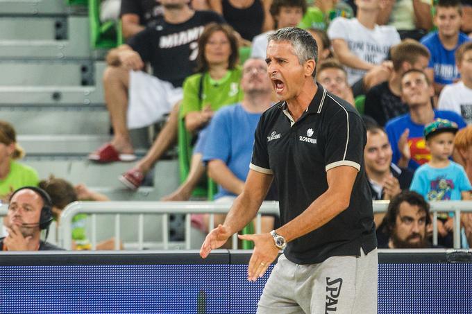 Igor Kokoškov je na deveti tekmi doživel prvi poraz na slovenski klopi, a najpomembnejše tekme zanj še prihajajo. | Foto: Grega Valančič/Sportida