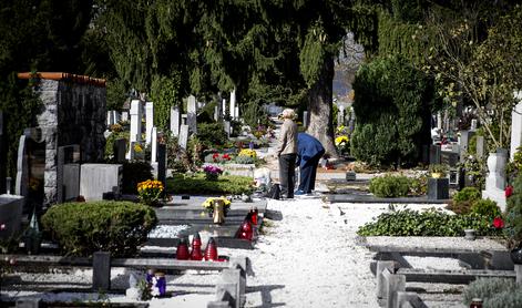 V Ljubljani pogrebov z žaro 80 odstotkov, prošenj za alternativne pogrebe ni